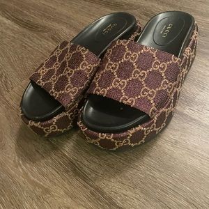 Gucci Sandals Only Been Put On Once’s Basically New I’m Not Going Down